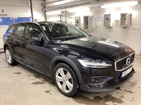 Volvo V60 2021 ze Szwecji