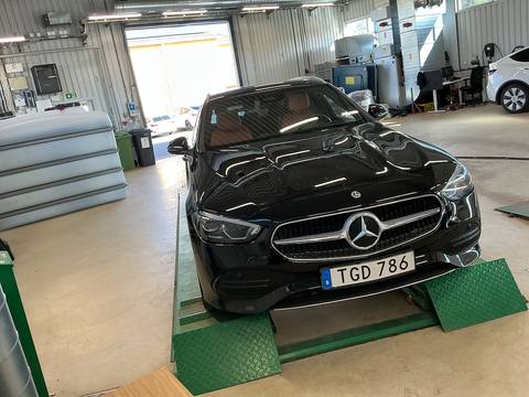 Mercedes-Benz Klasa C 2022 ze Szwecji