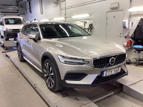 Volvo V60 2023 ze Szwecji