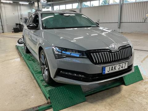 Skoda Superb 2023 ze Szwecji