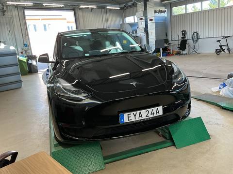 Tesla Model Y 2024 ze Szwecji