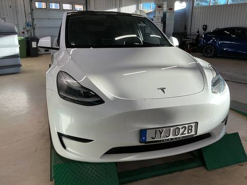 Tesla Model Y 2023 ze Szwecji