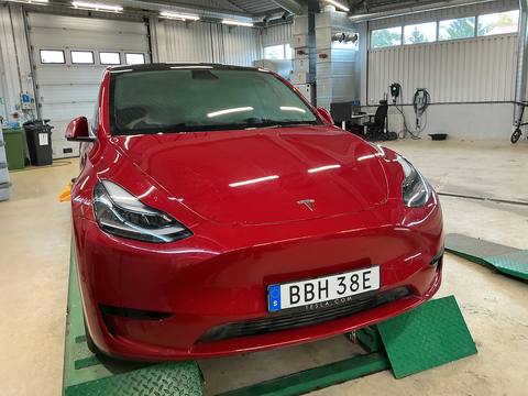 Tesla Model Y 2023 ze Szwecji Tesla Model Y 2023 ze Szwecji