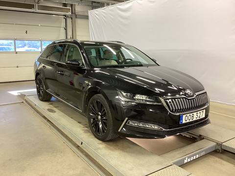 Skoda Superb 2021 ze Szwecji
